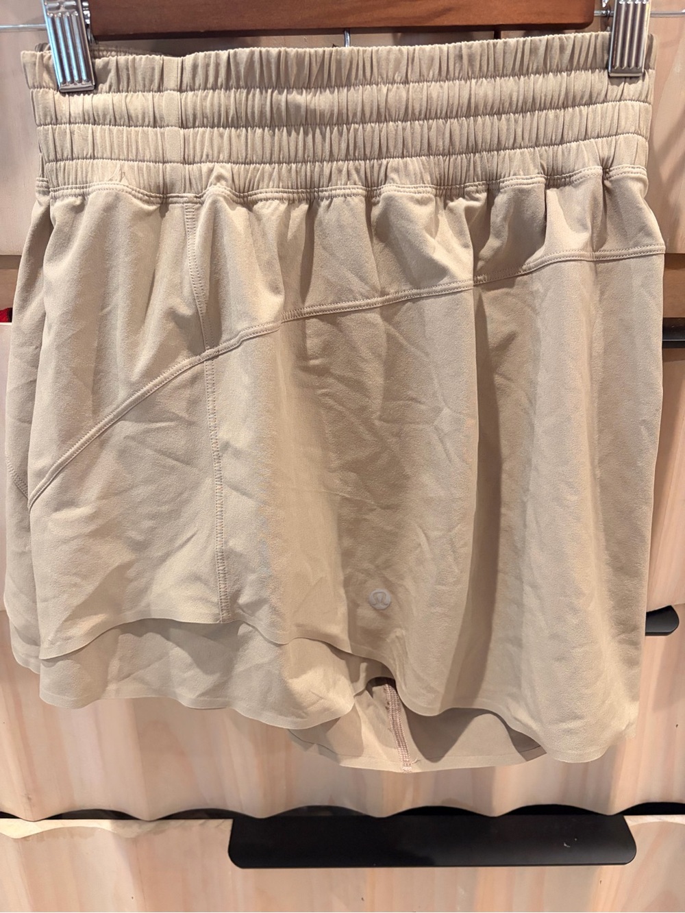 Lululemon Shake It Out High Rise Shorts 2.5” | Tan | Size XL